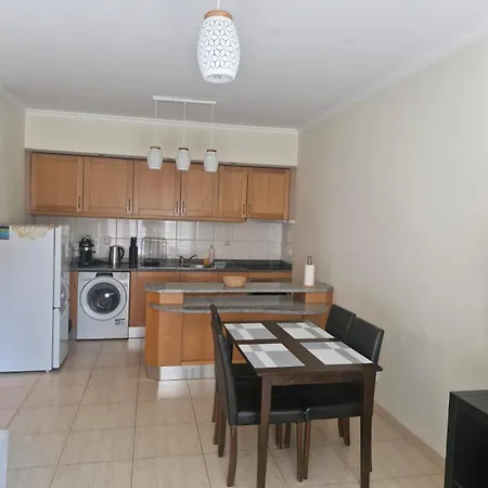 Pool&balcony Downtown Faia 202 Flat شقة بورتيماو